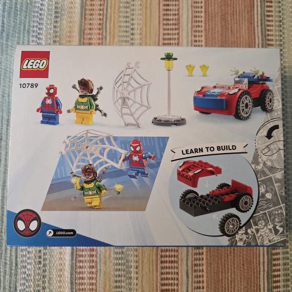 LEGO Marvel Spider-Man's Car and Doc Ock Set 10789 - Picture 2 of 4